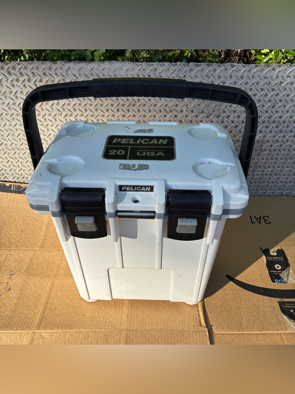 Pelican 20Qt Elite Cooler White Grey Gray Black